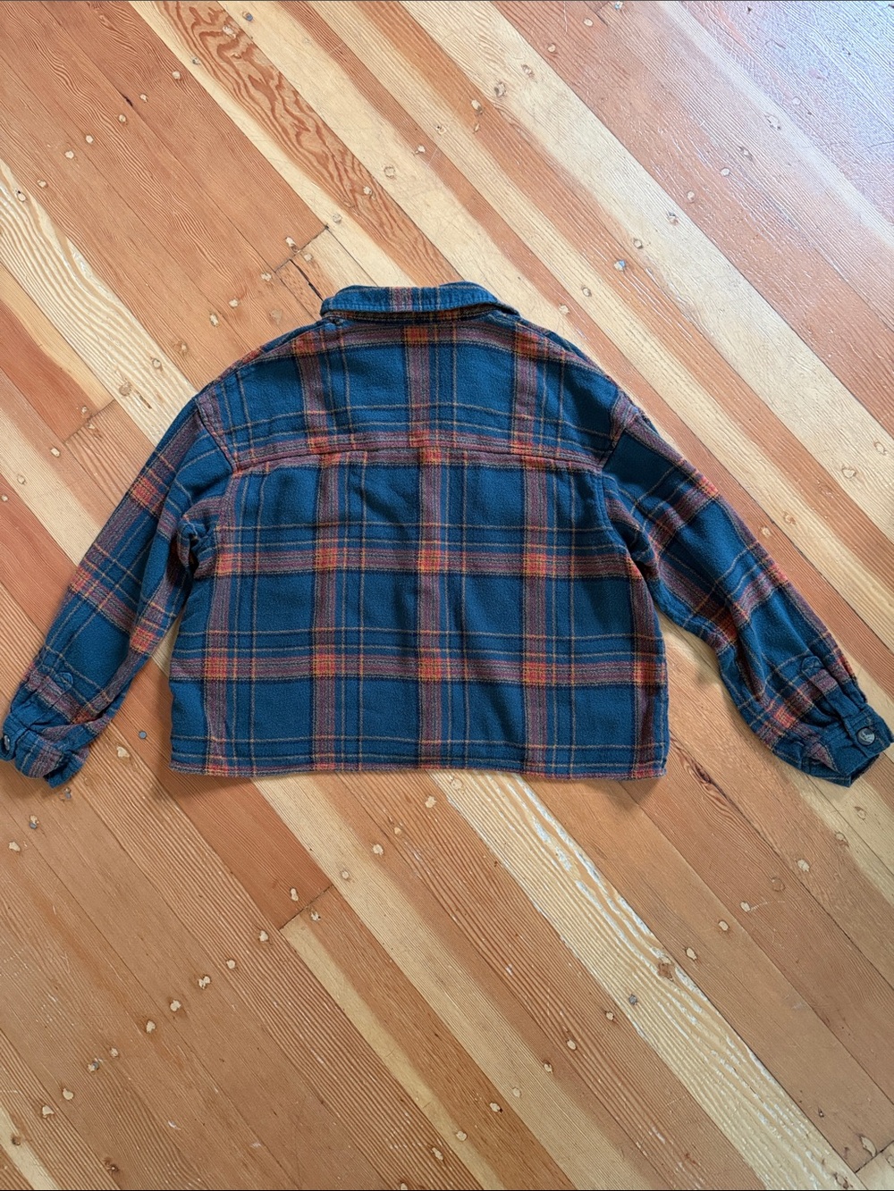 American Eagle Cropped Boxy Plaid Long Sleeve Button Down Shirt Large - Picture 2 of 7